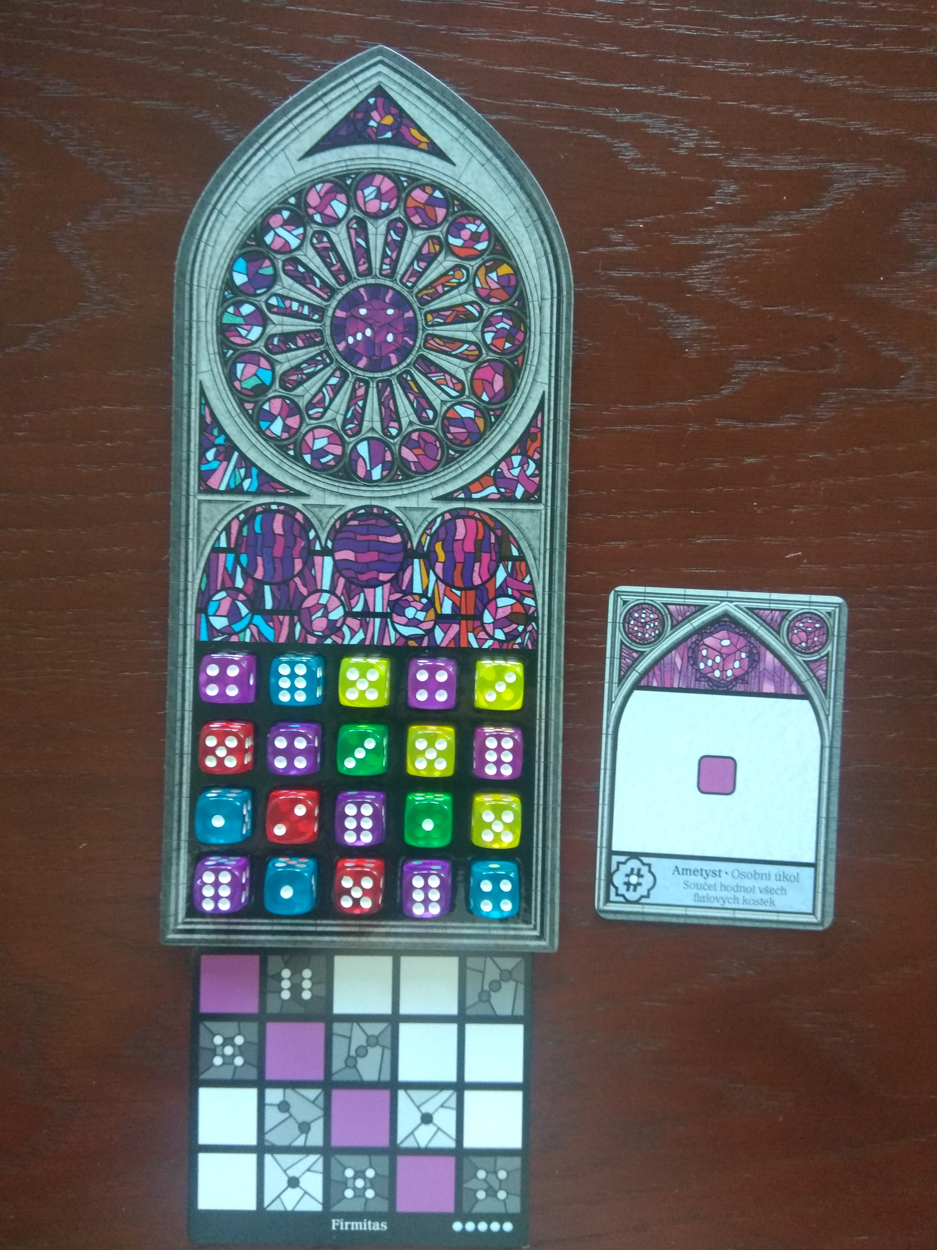 Klik pro zvětšení (Staňte se vitrážisty světových chrámů ve hře Sagrada - recenze)