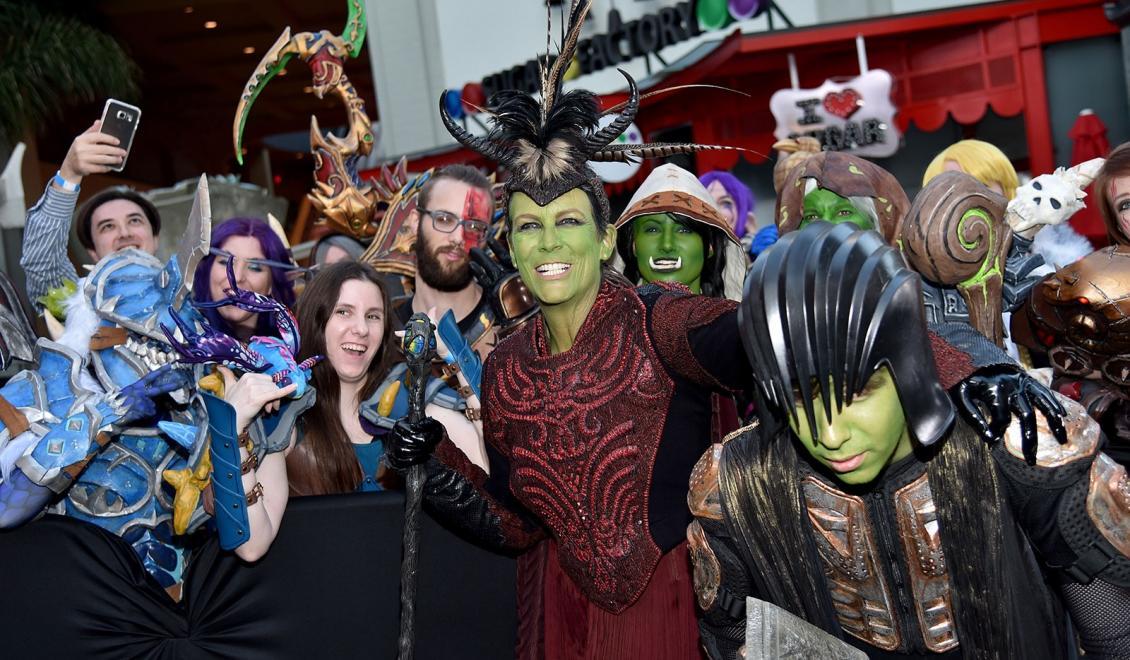 Jamie Lee Curtisová zašla na premiéru Warcraftu v převleku