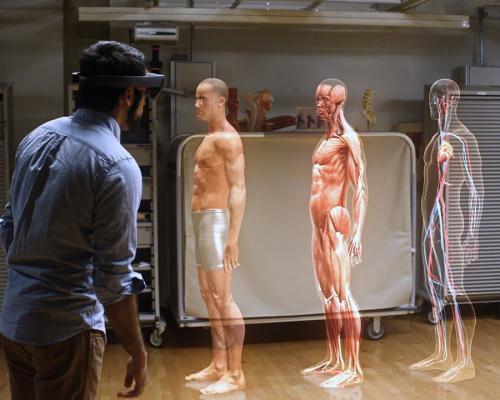 HoloLens posúva sci-fi do reálnej podoby