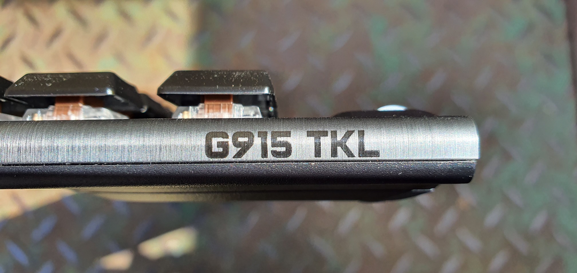 Klik pro zvětšení (Logitech G915 TKL - recenze)
