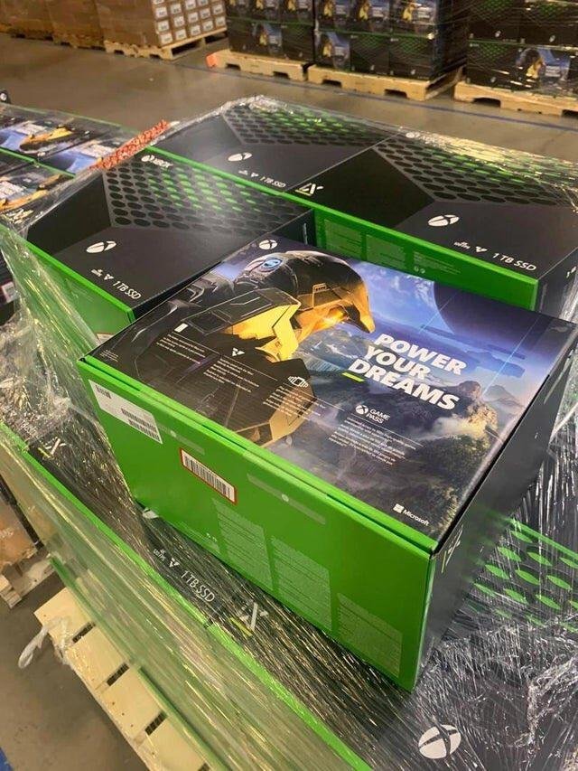 Klik pro zvětšení (Xbox Series X už smeruje do obchodov, pozrite si dizajn balenia)