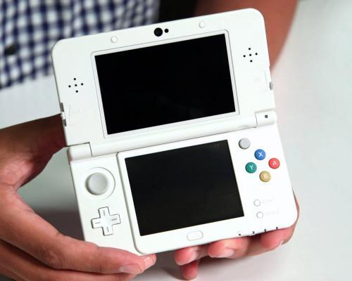 Nintendo new 3DS sa prestáva vyrábať, avšak len jeho základná verzia
