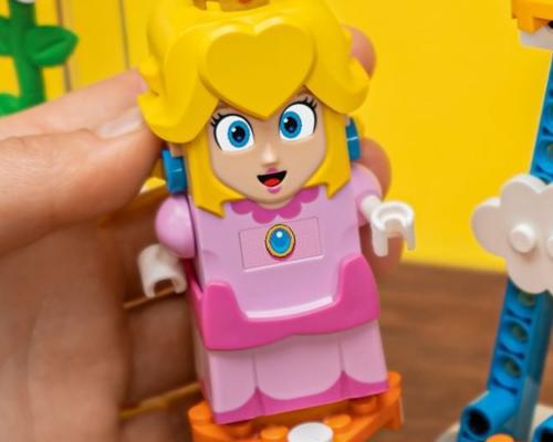 Princezná Peach dostáva svoje vlastné LEGO